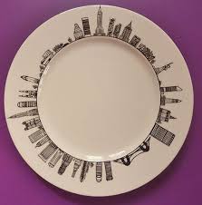 Assiettes Compagnie Avec Images Peinture Sur Porcelaine Poterie Peinte Ceramiques Peintes