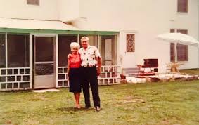 Vernon With His Second Wife Dee Stanley At His Dolan 1st Home That Elvis Bought Can We Blur Her Out Elvis Presley House Graceland Memphis Graceland Elvis