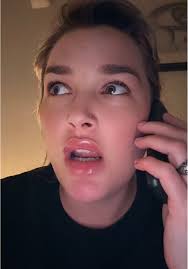 Emilie Lindsey's Instagram, Twitter & Facebook