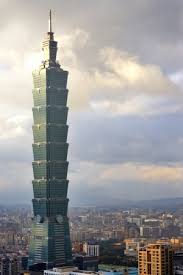 Der burj khalifa ist durch seine größe zum zentrum eines neuen stadtentwicklungsgebietes mit dem namen downtown dubai geworden. Taipei Taiwan 15 Januar 2013 Touristen Beobachten Das Weltweit Grosste Schwingungstilger In Taipei 101 Das Gerat Wird Verwendet Um Unerwunschte Vibrationen Aus Wind Und Erdbeben Zu Senken Lizenzfreie Fotos Bilder Und Stock Fotografie Image