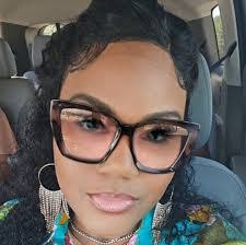 Wanda Wardlaw's Instagram, Twitter & Facebook