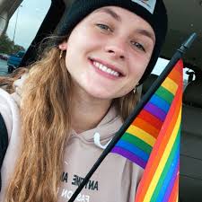 Amanda Otte's Instagram, Twitter & Facebook