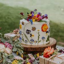 Beautiful Pressed Flower Cake Boho Wedding Inspiration Simple Wedding Cake Small Wedding Cakes Flower Cake