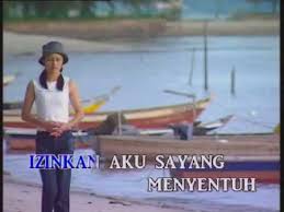 Izinkan aku sayang menyentuh perasaan mu biar gelora cinta semalam… bait awalnya cukup mengasyikkan. Laksamana Gugurnya Bunga Cinta Youtube