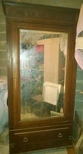 Armarium, de arma « ustensile » 1 ♦ vx placard pratiqué dans un mur. Armoire De Style Louis Xvi Comment Relooker Vos Meubles Anciens