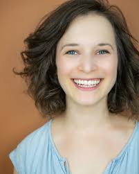 Sarah Sanders • Maestra