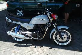 Modifikasi motor honda gl pro kontes ini besaing dalam kelas kontes free for all kontes m. Gl Max Modif Jual Motor Honda Gl Sidoarjo
