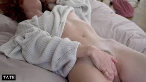 Застукали за мастурбацией до настоящего оргазма - Arden Tate