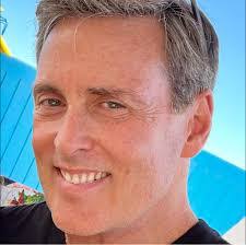 Lillian Madrid's Instagram, Twitter & Facebook