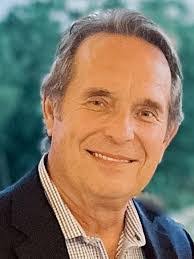 Minnie Abrams's Instagram, Twitter & Facebook