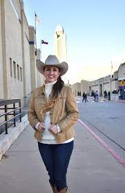 Cute Outfit Ideas For Rodeo Season Cait And Co Blog Rodeo Outfits Cute Outfits Houston Rodeo Outfit
