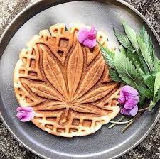 Smoke Something Pretty On Instagram Hyghmaintenancee Tag Your Favorite Stoner Smoke Something Pretty Click Link In Pastel Aesthetic Food Pretty