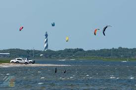 The original design stood 90 feet tall and used whale oil lamps to light the tower. Cape Hatteras Lighthouse Outerbanks Com