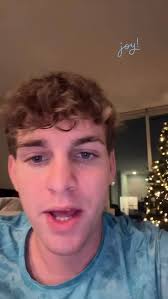 I used to be "team no tree" before Thanksgiving but now I just choose more  joy 🎄