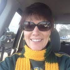 Suzanne Minnick's Instagram, Twitter & Facebook