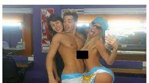 Qué explicó Xipolitakis sobre su desnudo con la bandera argentina?