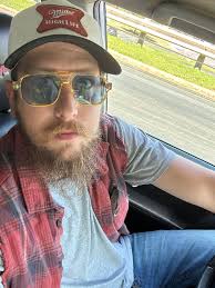 Made a quick stop to see our buddy Patrick at Duke's Indy in Indianapolis.  Hooked us up with some lonestars and some dukes hats! Caught a bit of John  Thomas Moore Music