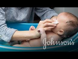 Cleaning baby rabbit eyes : How To Wash Baby S Eyes Johnson S Youtube