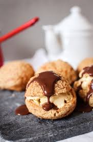 Comment Faire Des Profiteroles Au Chocolat Recette Royal Chill Blog Cuisine Voyage Et Photographie Recette Profiteroles Recette Dessert