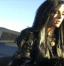 He's a beautiful boy who simply enjoys expressing himself, regardless of the tabloids questioning his sexuality over his eyeliner, long hair, and tight pants. Bill Kaulitz Is My Drug Home Facebook