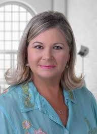 Diane Rollo's Instagram, Twitter & Facebook