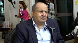 يستكشف هذا الفحص لفضيحة شهيرة من السبعينيات العلاقة بين باربرا بيكلاند (جوليان مور) وابنها الوحيد أنتوني (إدي ريدماين). Ù‡Ø°Ù‡ Ø­Ù‚ÙŠÙ‚Ø© ØªØ£Ø¬ÙŠÙ„ ÙÙŠÙ„Ù… ÙˆØ­ÙŠØ¯ Ø­Ø§Ù…Ø¯ Ø¨Ø³Ø¨Ø¨ Ø§Ù„Ø±Ù‚Ø§Ø¨Ø© Ù…Ø¬Ù„Ø© Ø§Ù„Ø¬Ù…ÙŠÙ„Ø©