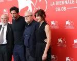 Un nobile del primo '900, di cui non viene mai fatto il nome, partecipa ad una festa in maschera travestito da enrico iv. Una Storia Senza Nome 2018 Film Movieplayer It