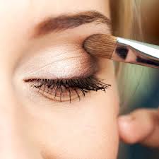 Braut Make Up So Leicht Werdet Ihr Zur Strahlenden Braut Braut Make Up Wasserfeste Mascara Und Make Up Braut