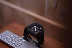 Mille is the type of person to try and help a human being she just met just because she feels like she can and should. Aerodynamik Am Handgelenk Richard Mille Rm 61 01 Yohan Blake Limited Edition Swisswatches Magazine