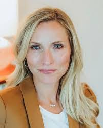 Stephanie Mower's Instagram, Twitter & Facebook