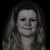 Sharon Peet's Instagram, Twitter & Facebook