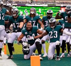 This masterpieces nfl 1000pc 13 x 39 panoramic philadelphia eagles puzzle features the view of the philadelphia eagles' lincoln financial field with such incredible detail that it's common for you. Nfl 2020 Deep Dive Philadelphia Eagles Edition One37pm