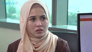 Tengok iklan pun dah nak tergelak kan. Tonton Cik Serba Tahu Episod 16 By Ely Kcl