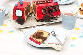 Mit liste des verwendeten werkzeugs und zubehoer. Feuerwehrauto Kuchen Rezept Von Backen De