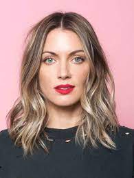 Coupe carre plongeant cheveux boucles. Beaute Coiffure Mi Long Cheveux Mi Long Coupe De Cheveux