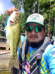 Lake Guntersville fishing guide with Garmin Livescope tips