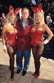 In a first for hugh hefner's iconic brand, the playboy bunny costume has been specially retailored for india ahead of the planned launch of the first playboy club in goa early next year. Kim Zolciak And Kroy Channel Hugh Hefner And Playboy Bunny Express Digest
