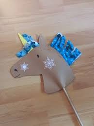 Nadelfee Made By Wishcraft Schnelles Steckenpferd Aus Pappe Kindergeburtstag Pferde Steckenpferd Basteln Kindergeburtstag