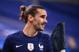 Any time antoine griezmann grows his hairs out, he snags an alice band hairstyle to keep it nice & tidy. Antoine Griezmann We Had Two Or Three Chances With Marcus If He Scores It S A Different Game Get French Football News