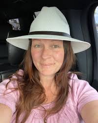 I am seeking caregiver job in Clarksville TN or nearby areas. I am CPR/AED,  Dementia and Core Basic certified.