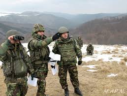 Cei trei militari din cadrul batalionului 30 vânători de munte dragoslavele au fost înmormântați cu onoruri militare,camionul militar care a căzut în prăpastie a fost ridicat cu trei macarale de mare tonaj,premierul acuză lipsa unui elicopter care să intervină noaptea, specialiștii spun că nu se putea. MarÈul VanÄtorilor De Munte Va Trece Èi Prin MÄrÄÈeÈti Monitorul De Vrancea
