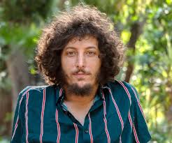 El cantautor Adrián Berra llega a Villa Victoria