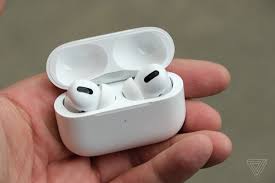 Apple Airpods Pro Hands On The Noise Cancellation Really Works In 2020 Airpods Pro Earbuds Custom Earbuds