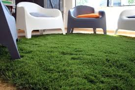 Harga rumput sintetis pilihan terbaik no.1 update harga list terbaru dan merupakan pabrik rumput jepang dan swiss serta harga distributor. Rumput Sintetis Vs Rumput Alami Arsitek Indo Kontraktor