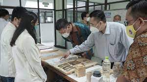 To find the zip code for calle 9 de julio, riobamba you must choose an intersection. Kembangkan Biopolymer Singkong Uksw Salatiga Gandeng Pt Hitachi High Tech Indonesia Tribun Jateng