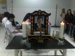 Maybe you would like to learn more about one of these? Pendiri Toko Buku Toga Mas Tutup Usia Surya