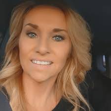 Dawn Glaze's Instagram, Twitter & Facebook