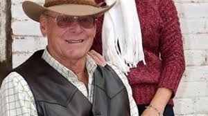 Chris Holthusen's Instagram, Twitter & Facebook