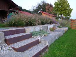 Betreten sie die außentreppe mit gartenschuhen oder/und barfuß? Treppen Im Garten Yasiflor Gartenbau
