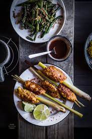 Sate Lilit Bali Minced Meat Satay Ground Meat Is Wrapped Around Lemongrass Skewers Grilled To Perfection Satay Recipe Food Chicken Satay Recipe